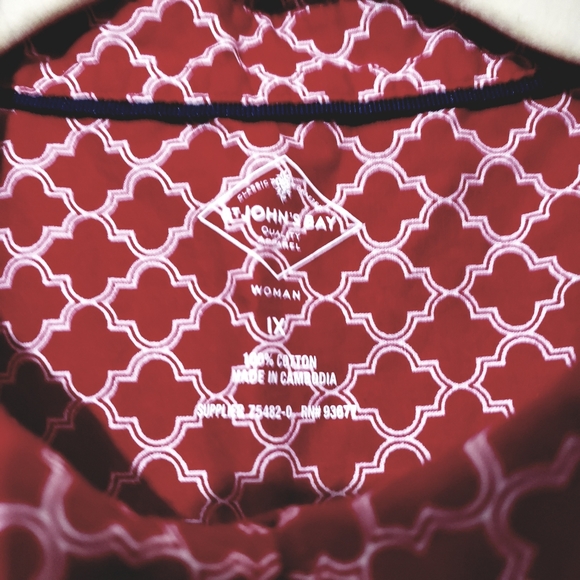 St. John's Bay Woman Sleeveless Blouse Top Red and White Arabisque Boho Style - Picture 8 of 8